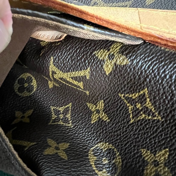 Louis Vuitton Totally MM Monogram Canvas - Picture 8 of 16